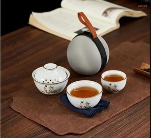 Teaware sätter en kruka och två koppar keramik reser tepetillverkningsutrustningstillbehör verktyg tekanna tekopp
