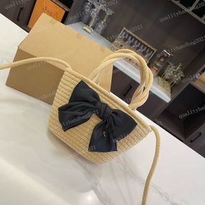 Designer Deluxe Grass Woven Vegetable Basket Handbag Fashionable Tote Bag Full of Summer Atmosphere Bag Picnic Beach Bag Mobile Bag LR