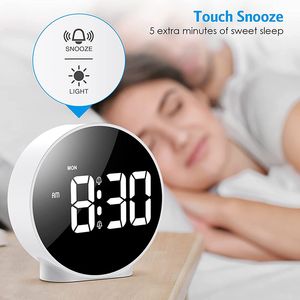 Cyfrowy budzik biurka LED Podwójny alarm elektroniczny Zegar elektroniczny 12/24h drzemka wyświetlacz