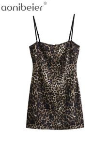 Aonibeier Leopard Stampa Donne Mini vestito traf estate senza maniche bowle senza spalnea sottile abito estremo Short Short Female Satin Y2K 240411