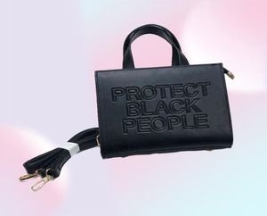 Summer Beach Crossbody Borsa in pelle Shopping Caratteristica per le lettere di lettere per le donne proteggono Black People Tote Spall Wee Women 2022 G22052389107