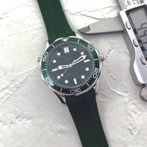 디자이너 남성 및 여성 크로노 그래프 Heuer Calendar Date 자동 이동 시계 방수 스포츠 Montre 럭셔리 시계