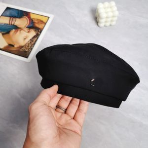 Marka designerska ch Pearl Beret trzy opcje damskie luksusowy beret czapka nowa dama na świeżym powietrzu wygodna podróżowa wiosna i jesienne czapki maski