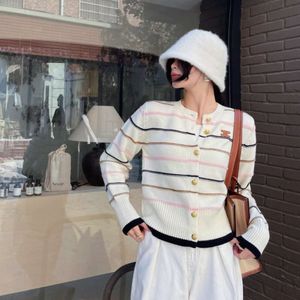 Kadın Sweaters C23 Sonbahar/Kış Moda Batı Zafer Kemeri Deri Etiket Dekorasyon Renkli Şerit Ekleme Çok yönlü örgü hırka