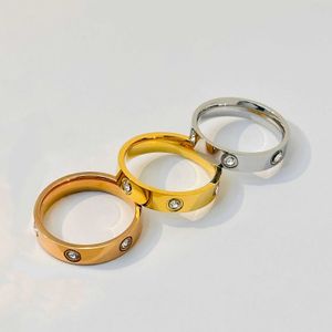 Designer Charm Cash Selling Titanium Steel Ring per le donne porta Carter Holdibili e di nicchia alla moda Squisite coppie alimentari non sbiadanti