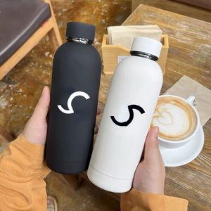 Designer -Tumbler viele Farben C Logo gedruckt Mehrzweck 304 Edelstahl -Stell -Tassen moderne einfache Tassen