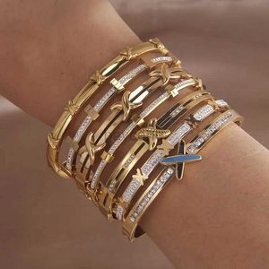 Bangle Classic rostfritt stål Punk Style Cross Charm Armband för kvinnor Crystal Letter Armband Rust-Proof Wrist Jewelry Gift Party 240411