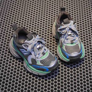 Spor ayakkabı çocuk spor ayakkabıları 2024 Yeni Bahar Erkekler ve Kız Kız Baba Sonbahar Büyük Çocuklar Bebek Nefes Alabilir Yaz H240411