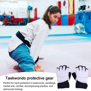 Guanti taekwondo protettore del piede protezione da taekwondo calzini piede protezione piede a metà boxe guanti per bambino adulto
