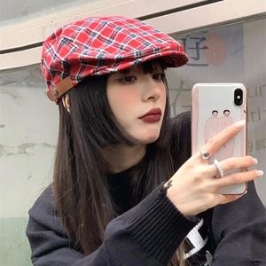 ベレー帽レッドスタイルレトロベレー帽の女性インスタグラムマイノリティは、日本と韓国のシステムを身に着けていますフォワードハットティダルフェイススモールキャップ