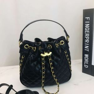 Bucket Bag Designer New Victoria Chain Bag for New Versatile