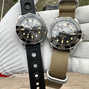 Wristwatches STEELDIVE SD1957 New Strap 42MM Vintage Bezel 200M Waterproof NH35 Green Luminou Sapphire Glass Automatic Dive Reloj