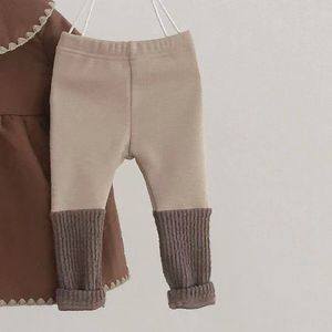 Bebê unissex de inverno de inverno leggings crianças calças magras casuais listradas novas calças de renderização com nervuras de elasticidade macia com nervuras