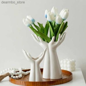 Arts and Crafts Ceramic Vase Hand Arm Palm Bouquet Flower Arranement Accessories Flower Vase Porcelain Handicraft Ornaments Home Decoration L49