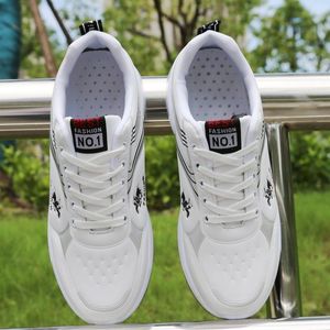 Vit läder sneakers mäns casual golfskor man blå kil sneaker runningsskor märkesvaror manliga tenis tränare släpp frakt