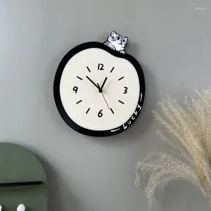 壁の時計はリビングルームキッチンのためのクリエイティブクォーツホーム装飾時計幼稚園サイレントデジタル