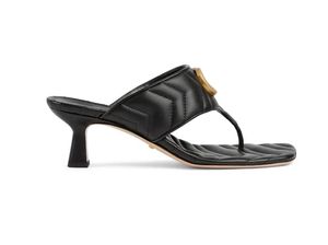 Pantofole alla moda designer femminile sandals sandali medio taffo di aringa pantofole moccillati casual slifori per la spiaggia delle pannelli in pelle neutra a fondo piatto