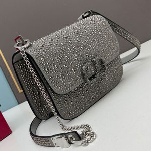 18 cm designerväskor Swarovski axelväskor diamant crossbody väska bling bling mini plånbok lämplig för både axel och korskålkedja handväska begränsad upplaga