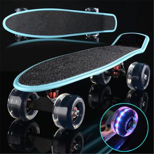 Mini cruiser skateboard färgglada liten fiskplatta ensamstående rocker skate board fyra hjul utomhus vuxna barn steg transport dvs02