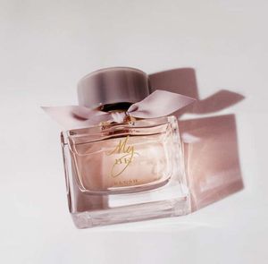 Mulheres de qualidade alta meu perfume blush 90ml EDP 30FLOZ Spray de fragrância agradável e duradoura Fragrâncias Fast Delivery1851844