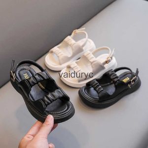 Sandaler Girls Summer 2024 New Childrens Fashion Princess Shoes Big Beach Soft Sole Trendy H240411
