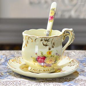 Bardak tabaklar Avrupa kırsal stili gül renkli seramik sır saf el boya işlemi kahve ve set