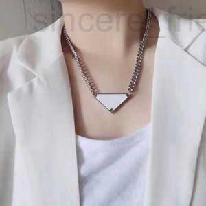 Pendant Necklaces designer Women Necklace Men Chains Luxury Jewelry Black White Triangle Party Hip Hop Punk Names Statement Gold Mens Designer JFFU