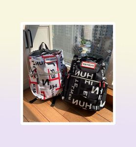 2021 Sälj Hunter Backpack British Fashion Märke Net Red Leisure Schoolbag Men039s och Women039S Fashion Light Large Back2154098