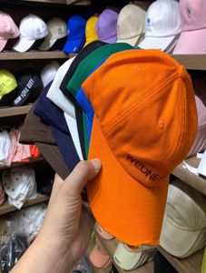 2021 Vetements Saturday Biochemistry Logo Caps Män Kvinnor Högkvalitativ röd broderade Mark Vetements Hattar Summer Casual VTM Visors9175288