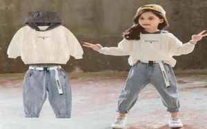 2019 Nuovi ragazze Abbigliamento Abbigliamento Set Set in stile Casual Cotone Felpa con cappuccio Jeans 2 pezzi Autumn per bambini Autumn Kids per 6 8 10 12 AGE291C6523868