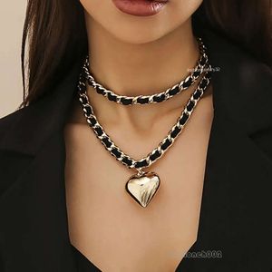 Halsband kvinnor mode ljus micro älskar vitt guld halsband trendiga damer födelsedag engagemang utsökt hög smyckesgåva 2024 NYTT