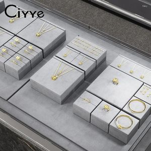 装飾的なプレートciyye grayジュエリーディスプレイリングのリングネックレスイヤリングカウンターショーケースブロックスタンドにセッ​​ト