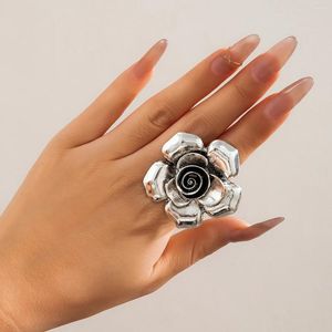 Cluster Ringe Lacteo Mode silberne Farbe Schwarzer Blumenring für Frauen Metall Blütenblatt Eröffnung Finger Y2K Girls Schmuckparty Hochzeit Hochzeit