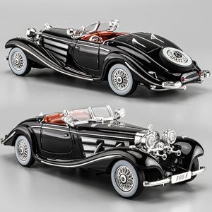 1 24 Benzs 500K سبيكة سيارة طراز Diecast Metal Classic Caricles Model Simulation and Light Collection Children Toy Gift 240408