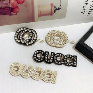 2022 Nuove lettere di cristallo Fashion Designer Clips Clips Barrette Classic Girls Hair Jewelry Accessori268u