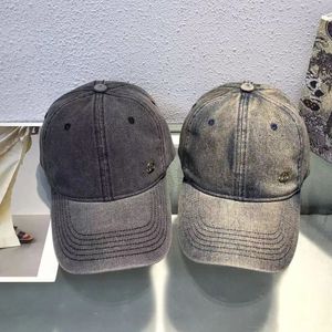 Damski designer designer dżinsowy kapelusz dla mężczyzn kobiety black metal marki literowe czapki 4 sezony Regulowane luksusowe sport czarny szary czapki baseballowe czapki