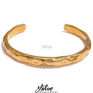 Bangle Yhpup Minimalist Gold Color Tarnish Free Fashion Rostfritt stål Bangle Armband Metall Struktur Enkel Open Charm Wrist Jewelry 24411