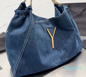 2024 zincir çanta mavi denim el çantaları kadınlar dükkan çantaları moda omuz çantaları çanta orta büyük kapasiteli seyahat çantası klasik mektup baskılı donanım tokası