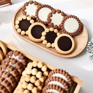 Baking Moulds Chocolate Sandwich Cookie Mold 3D Cutter Biscuit Mould Pressable Fondant Stamp Valentine's Day Cake Decor Supplies