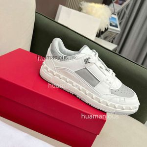 Casual Sneakers Small Valenstino Colored Shoes Trainer Men's New Sports Designer Genuine Leather White Board Female Couples Thick Sole Heightened SREA