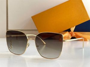Designer Cheap classic Luxury charm cat eye sunglasses for women avantgarde metal pendant glasses summer elegant glamorous style3176081