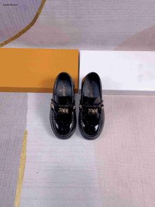New baby Sneakers Shiny patent leather formal shoes kids shoes Size 26-35 Box protection Black and white boys casual shoes 24April