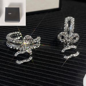 Klasyki projektant Pearl Diamond Stud Kolczyki Marka List Wysokiej klasy 925 Srebrny kolczyk ze stali nierdzewnej Kobiety Wesder Wedding Biżuteria Birthday Prezent urodzinowy z pudełkiem