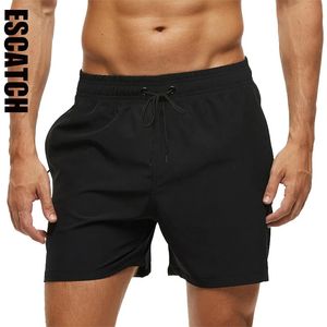 2024 Escatch Summer Men Men Beach Board Shorts Классический стиль полиэстер со спандексом простым цветом эластичный тренажерный зал. Фитнес -купальники 240411