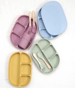 Quatro placas quadradas da grade Children039s Tableware alimento de grau de silicone com copo de palha do bebê Baby Feeding Shower Gift 2108114558485