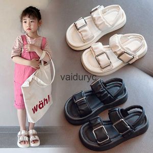 Sandals Girls Solid Princess Shoes 2023 Summer New Flat Bottom و Big Childrens Beach H240411
