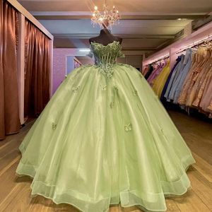 Sage Green Sweet 16 Quinceanera klänning från axel Appliqued Ball Gown Butterfly Tull Princess Party Birthday Dress Vestidos de