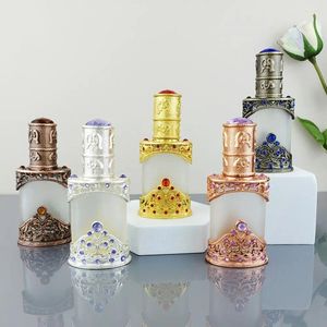 Storage Bottles 12ml Arabic Style Vintage Metal Perfume Bottle Refill Portable Mini Press Essential Oil Dropper Cosmetic Container