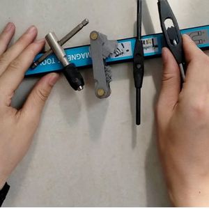 Magnetischer Werkzeughalter Platzsparender Streifen für Workbench Hand-Werkzeuge Steckdosen Hammerschraubendreherschlüssel Contanier Rack Accessoires