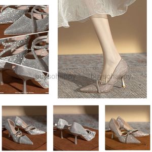 Triângulo de luxo de verão sapatos de couro escovado para mulheres bombas de slingback calçados de luxo de luxo de salto alto vestido de noiva de festa